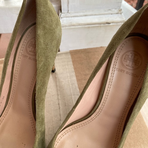 Green suede color Tory Burch heels - Picture 4 of 8